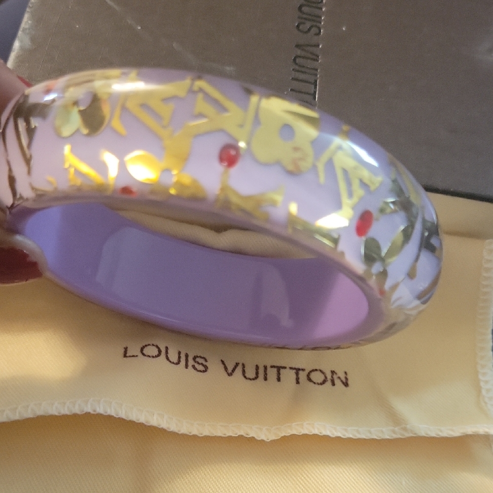 LOUIS VUITTON RESIN  BANGLE - Picture 3 of 8